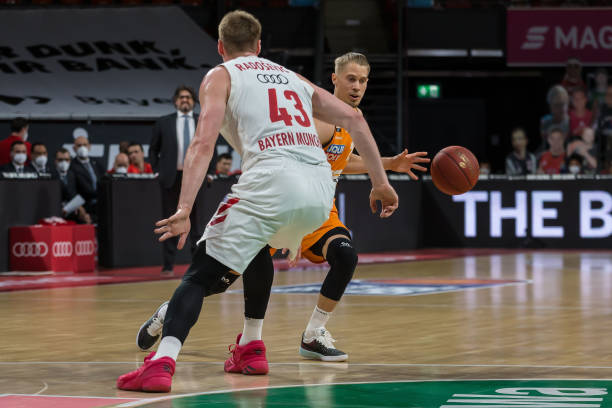 沟通和配合 沟通和配合